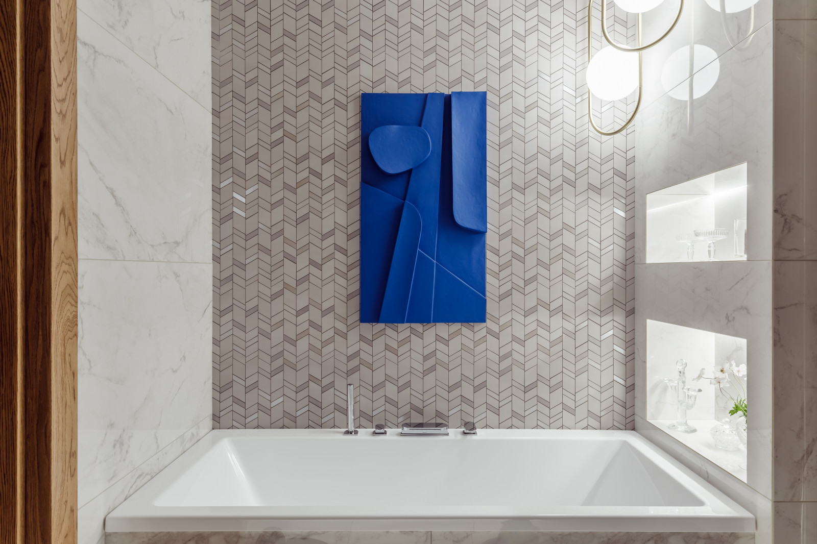 Дом с синими человечками