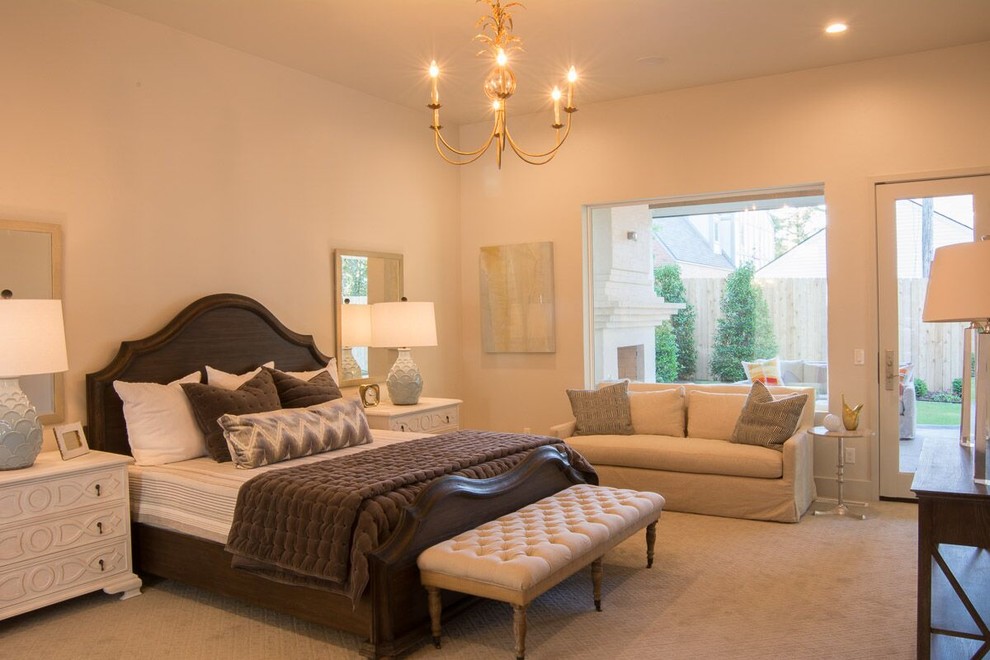 This is an example of a modern master bedroom in Oklahoma City.