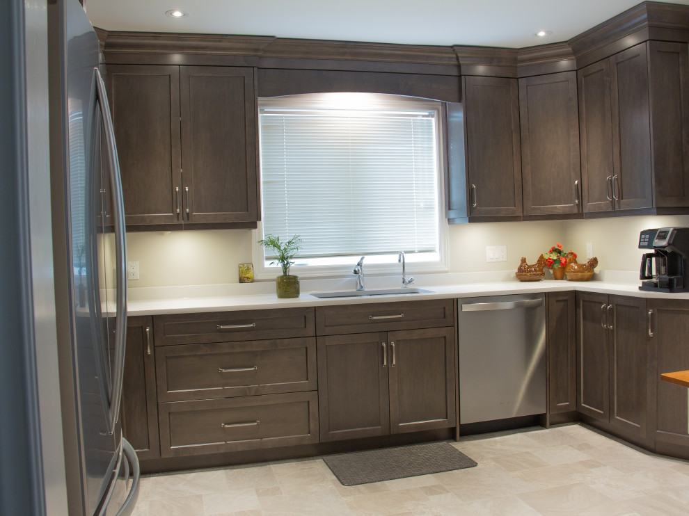 Inspiration for a transitional kitchen remodel in Toronto