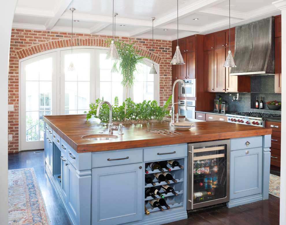 Example of a transitional kitchen design in DC Metro
