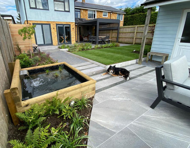 Modern Pond and Water blade feature Contemporary Garden Essex by Jon Gower Garden Design