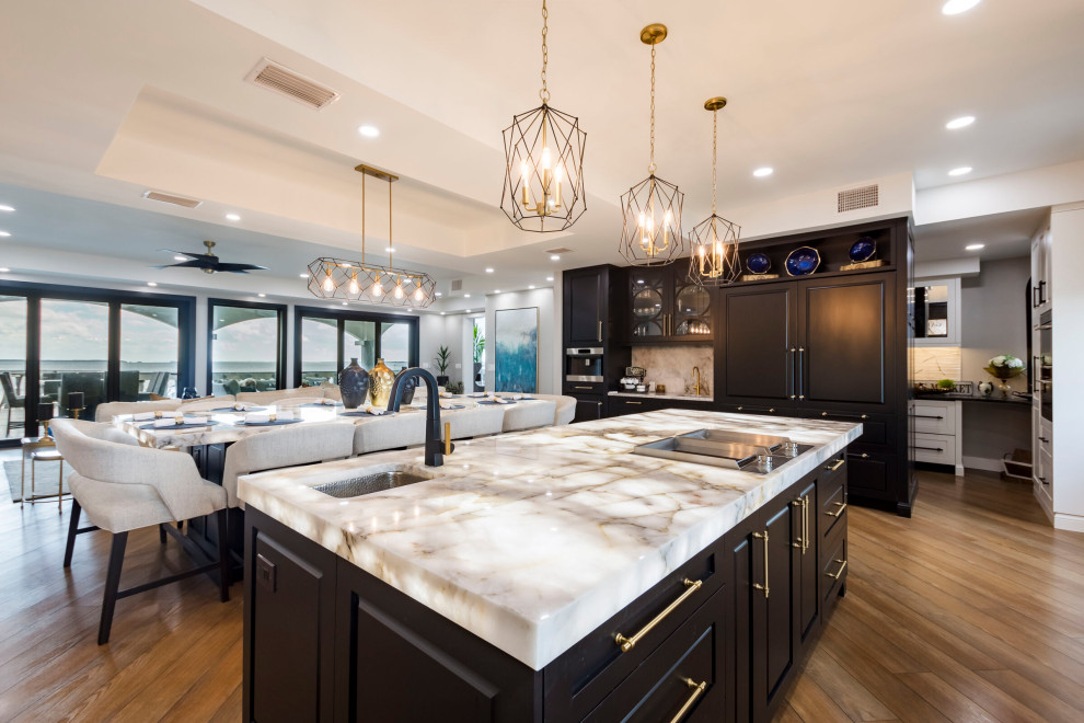 Inspiration for a transitional kitchen remodel in Tampa