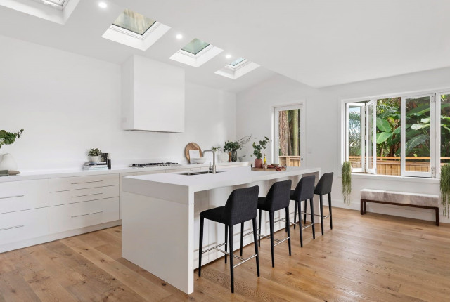 Balmoral Retreat contemporary-koek