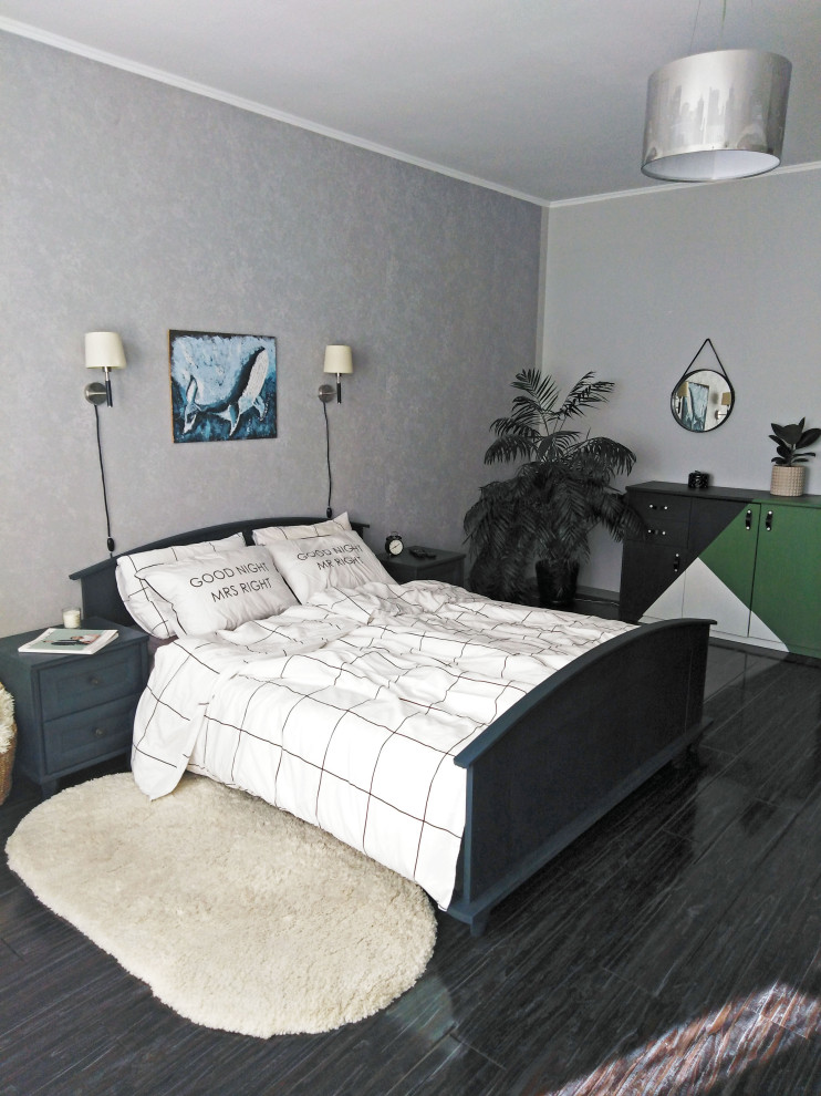 Кровать и тумбы