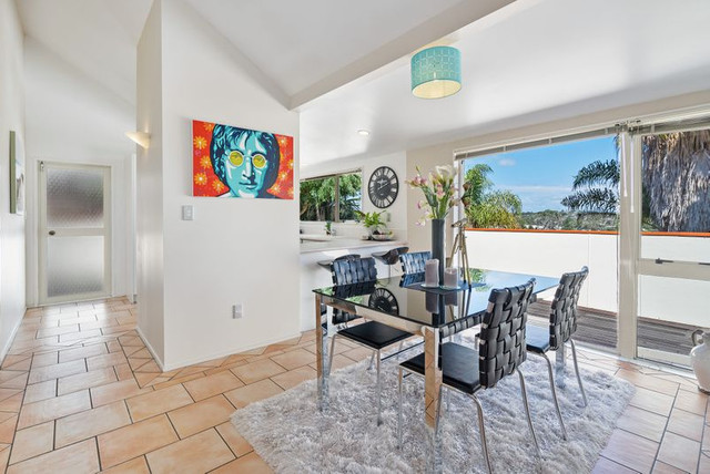 76 Pemberton Ave medelhavsstil-matplats