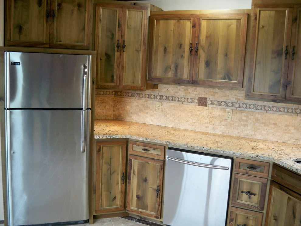 Kitchen - rustic kitchen idea in Seattle