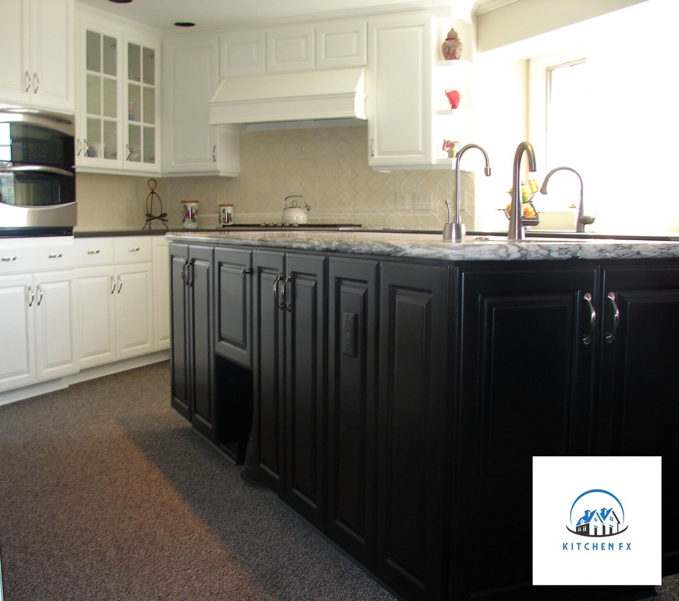 Kitchen - craftsman kitchen idea in Austin