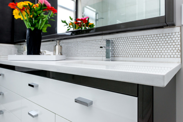 Baths contemporary-badrum