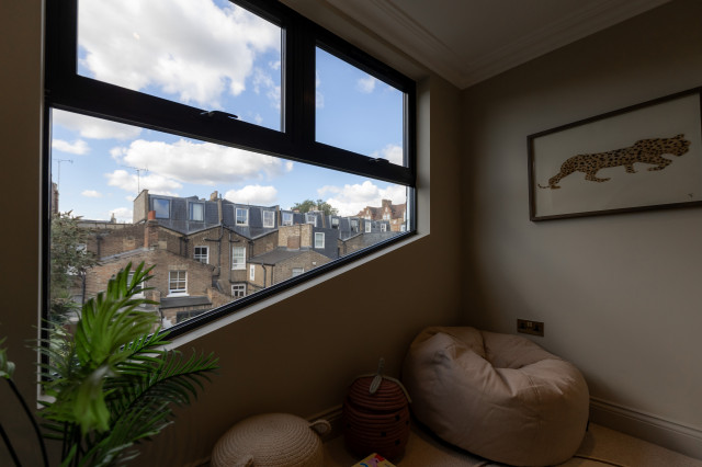 Loft Conversion, Ground floor extension & House renovation contemporaneo