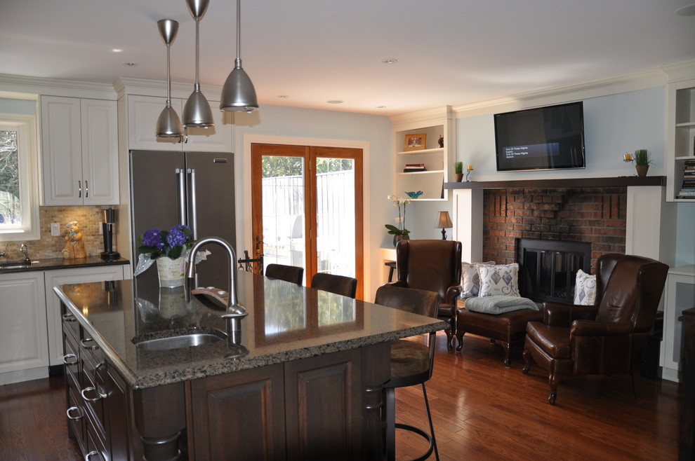 Inspiration for a transitional kitchen remodel in Toronto