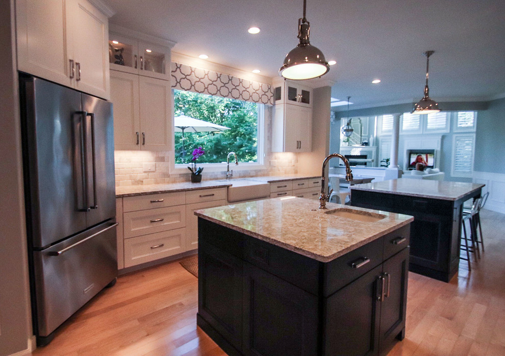 Transitional kitchen photo in DC Metro