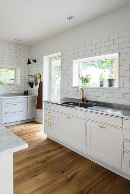 Shaker transitional-kitchen