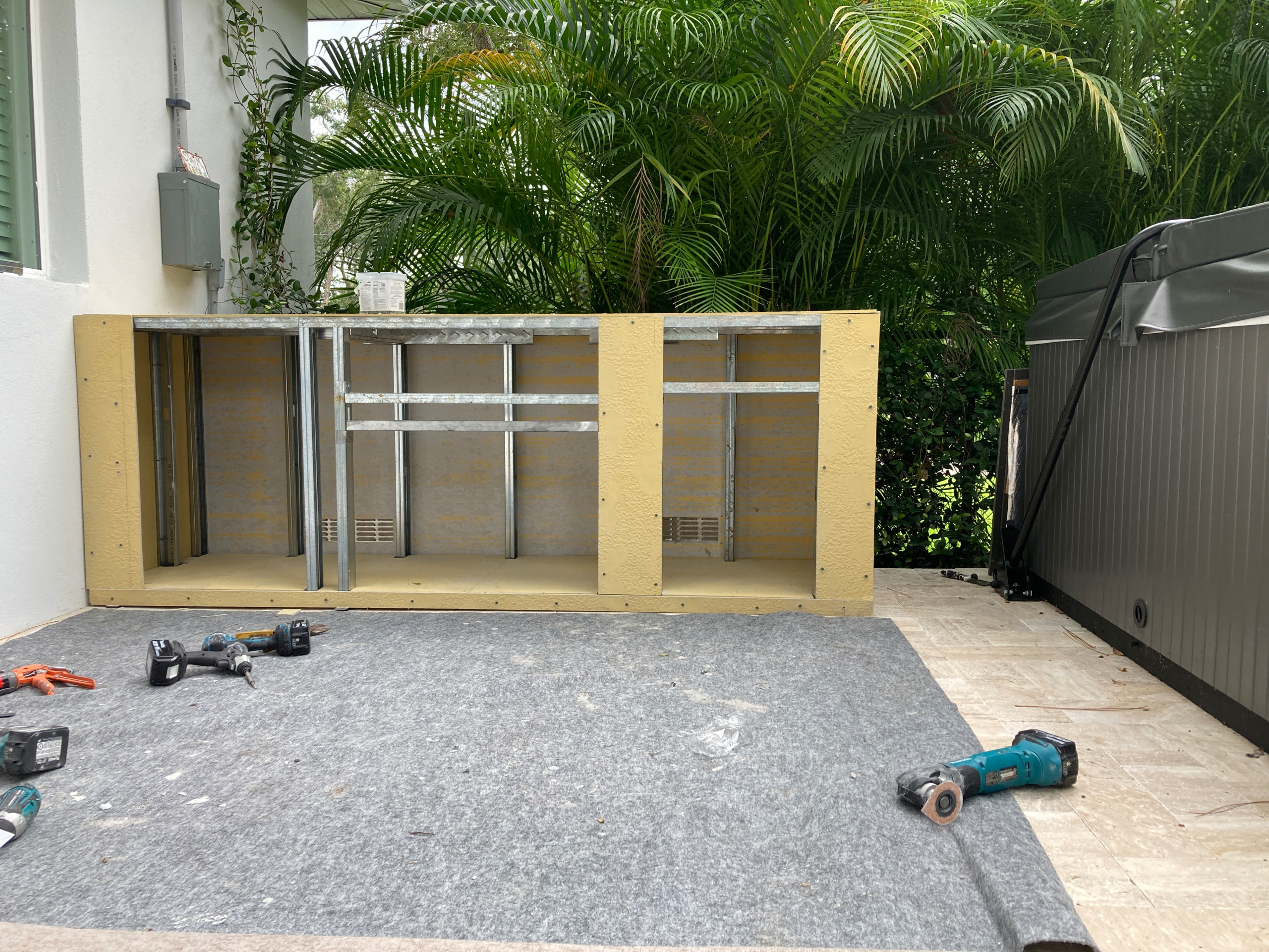 North Kenwood 8' Outdoor Kitchen