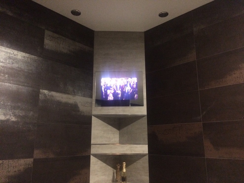 Small tv in the Dark bath