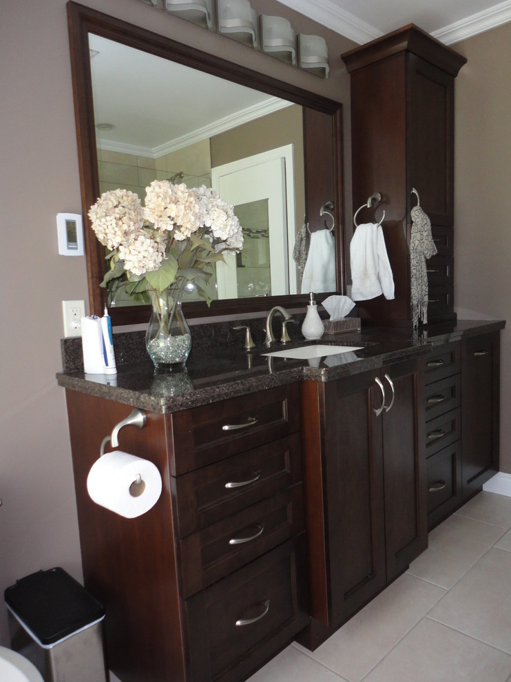 Transitional home design photo in Toronto
