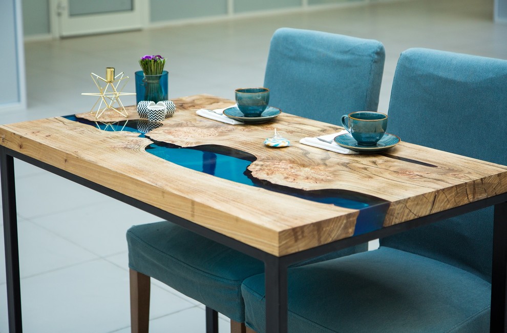 Стол-река из Карагача, голубая река