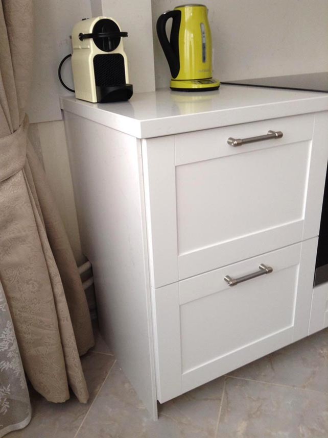 Столешница и фартук из Caesarstone арт. 5141Frosty Carrina