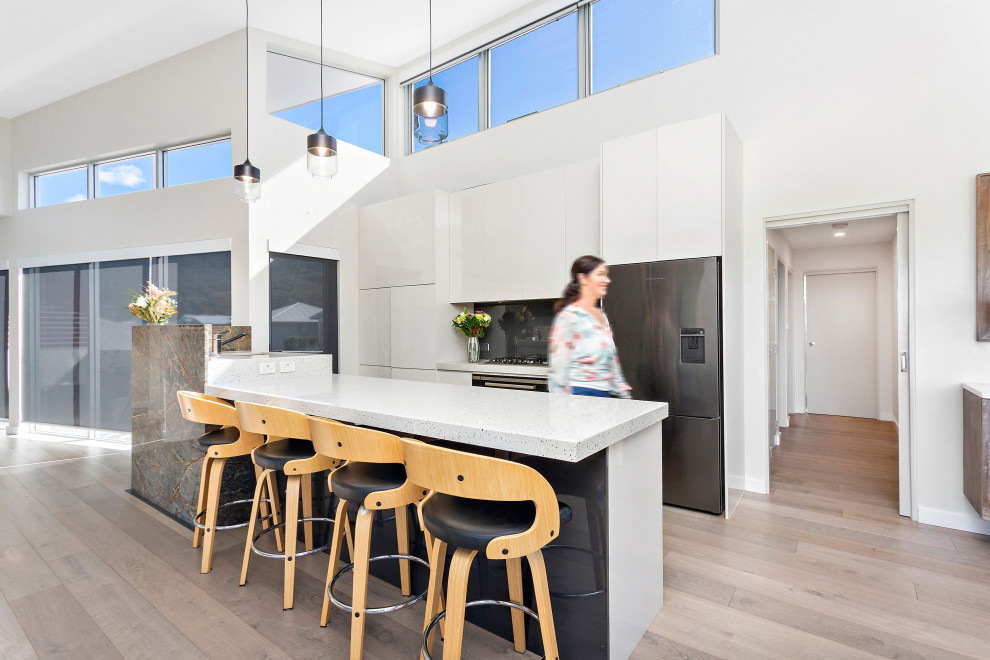 Inspiration for a beach style kitchen in Wollongong.