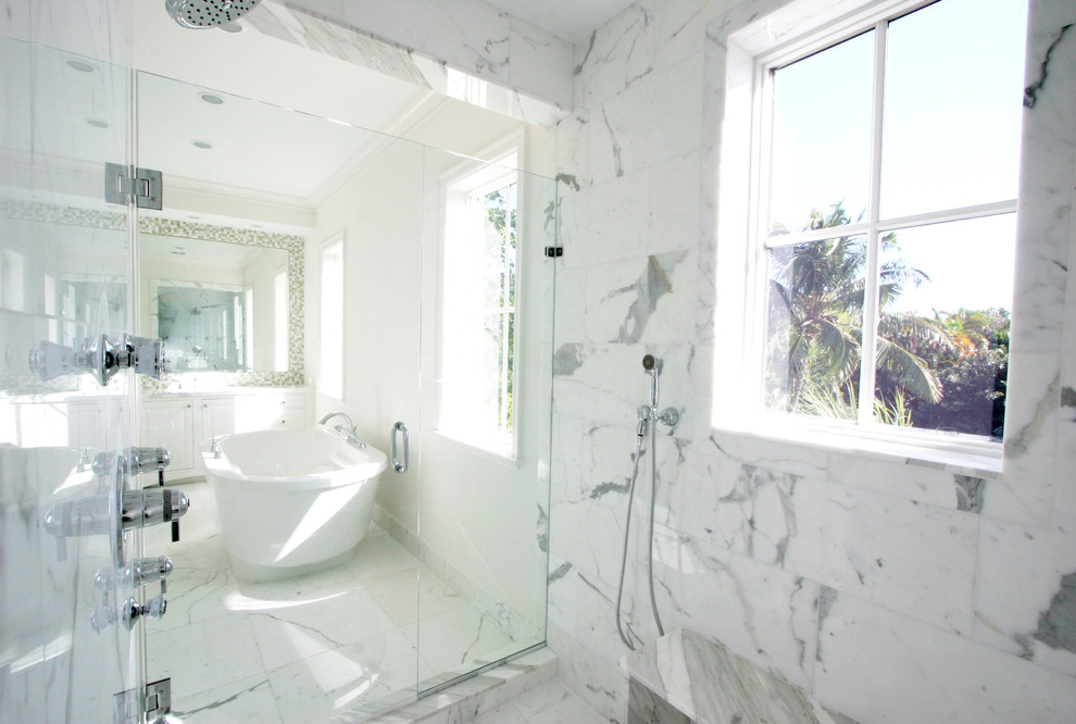 Inspiration for a contemporary bathroom in Miami.