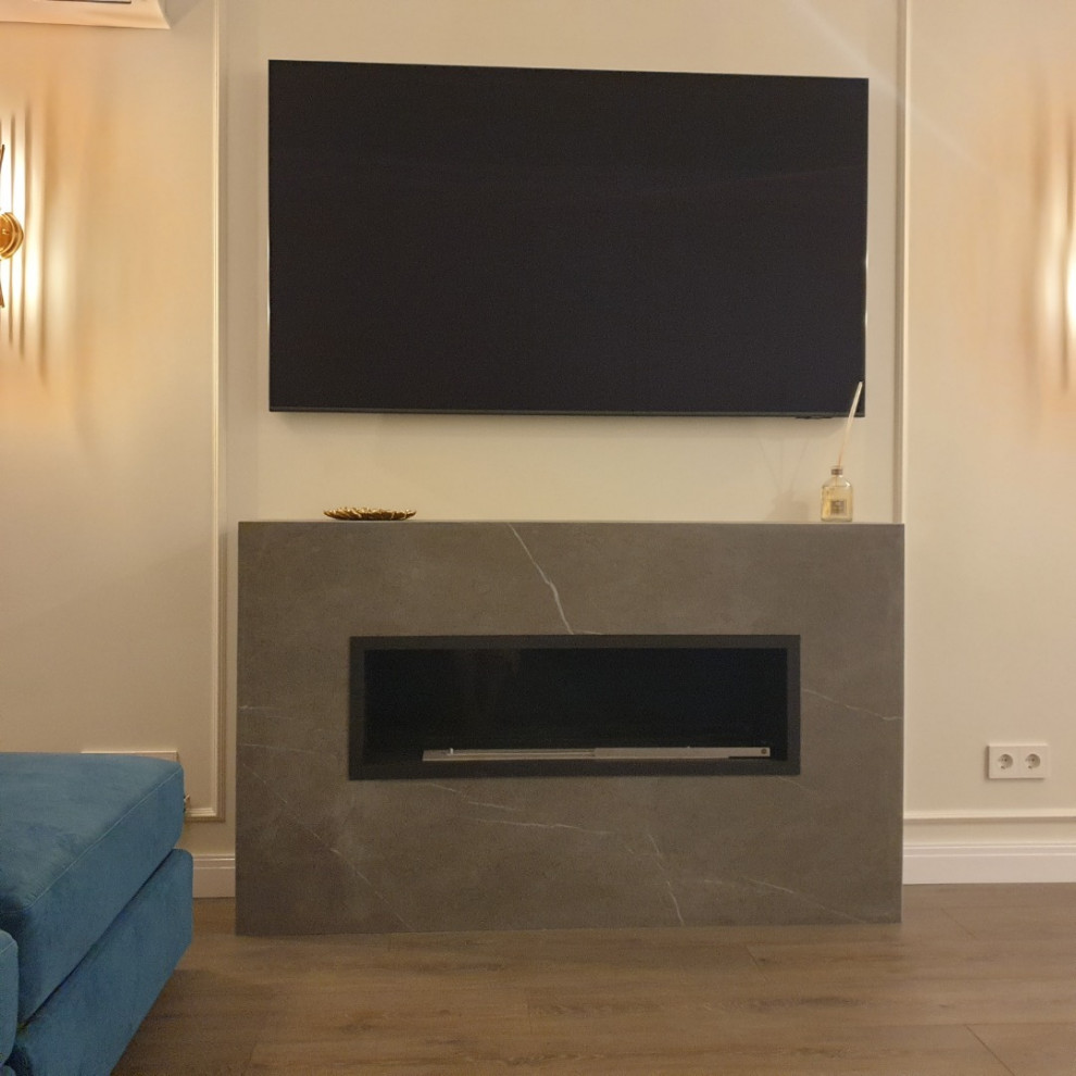 Powder rose neoclassic appartment