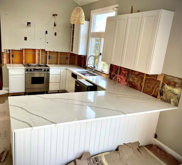 Everest Calacatta Italia Quartz Kitchen New York by Everest