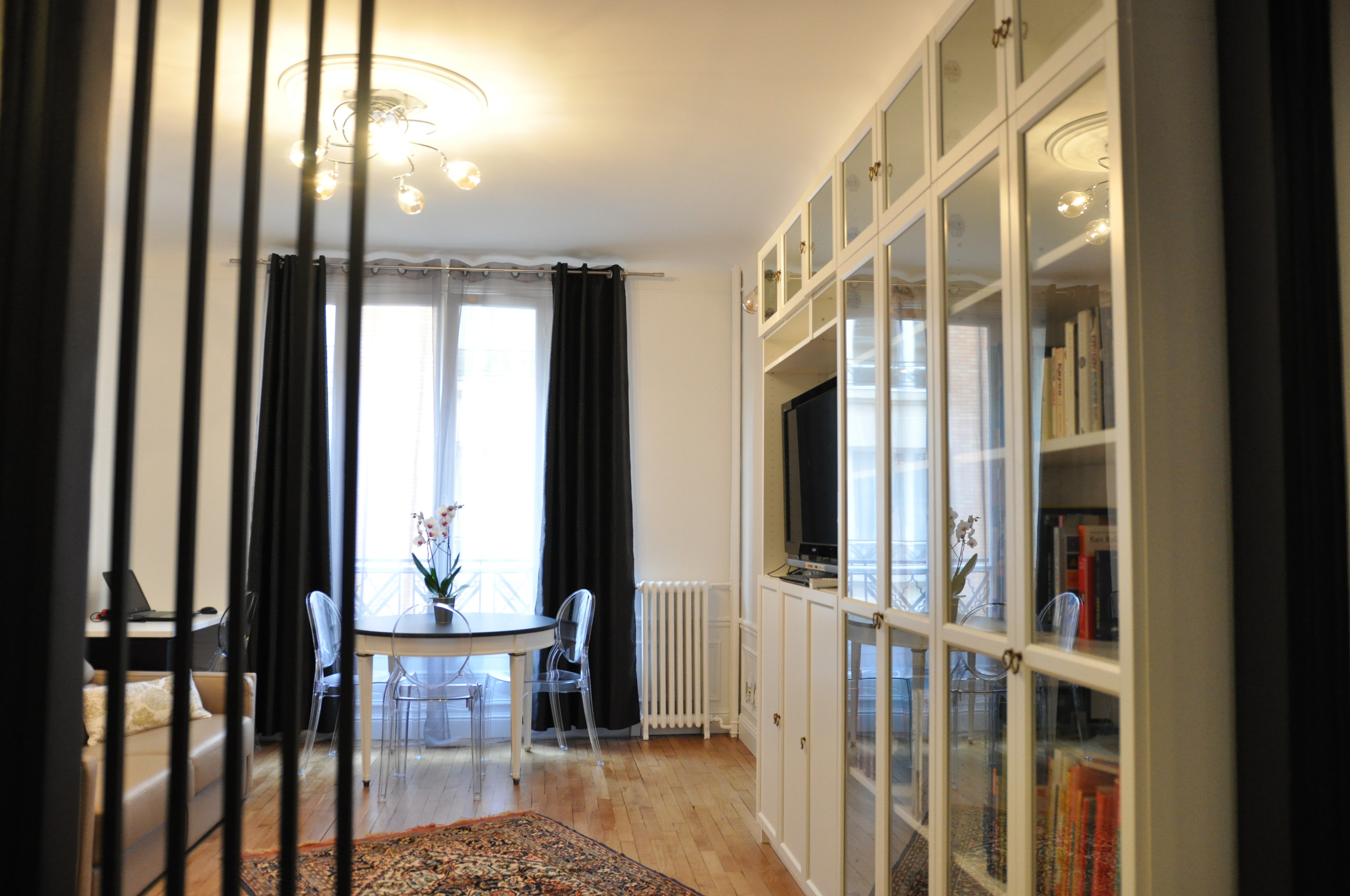 noir et blanc , doré.