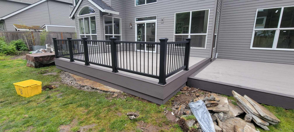 2 tone composite deck with black composite railing