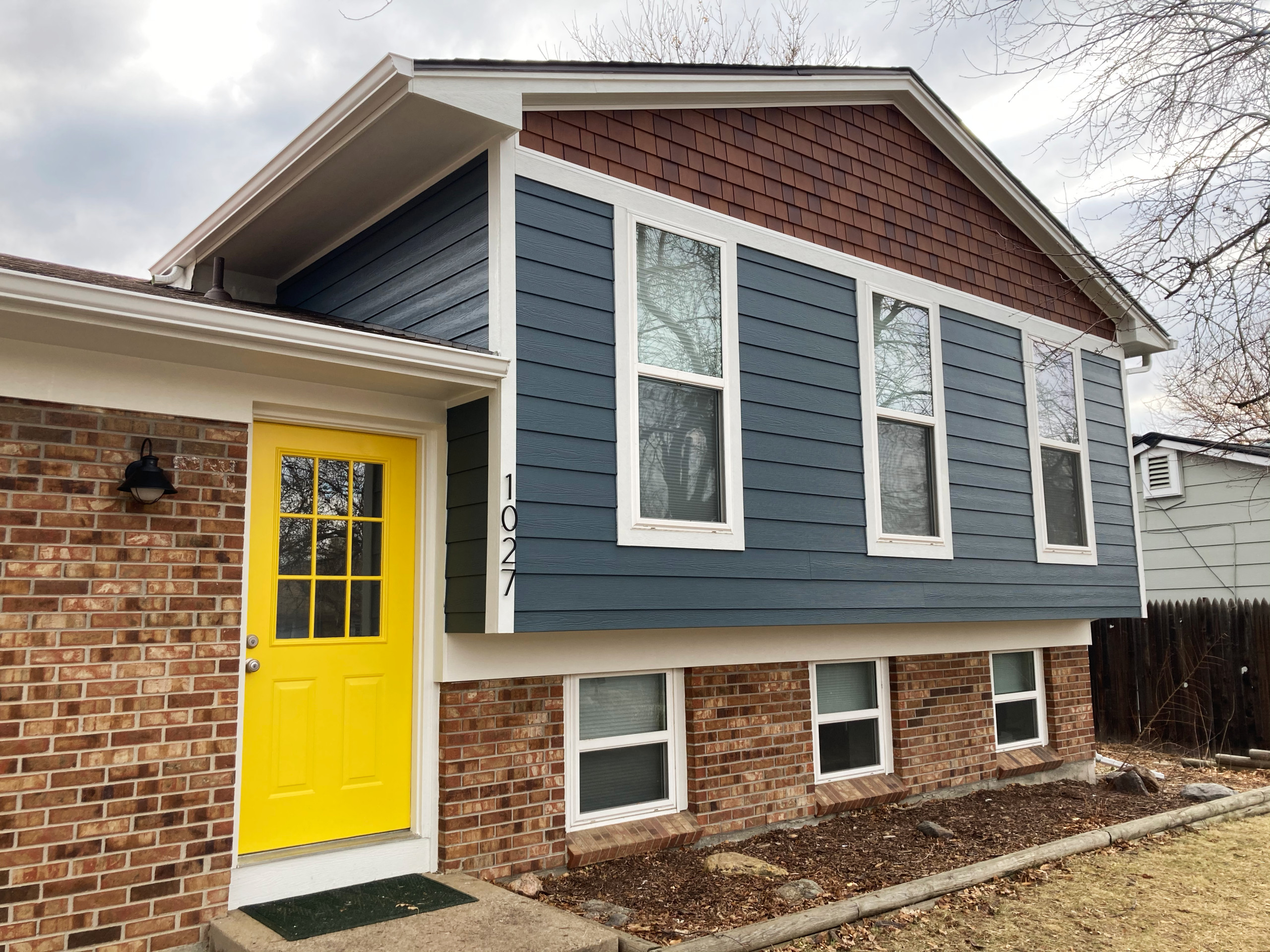 James Hardie Evening Blue Arctic White & Cheerful Yellow Door