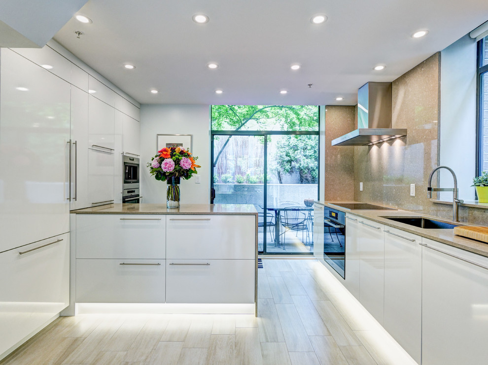 1st St, North Vancouver - Modern - Kitchen - Vancouver - by Aida Ziari