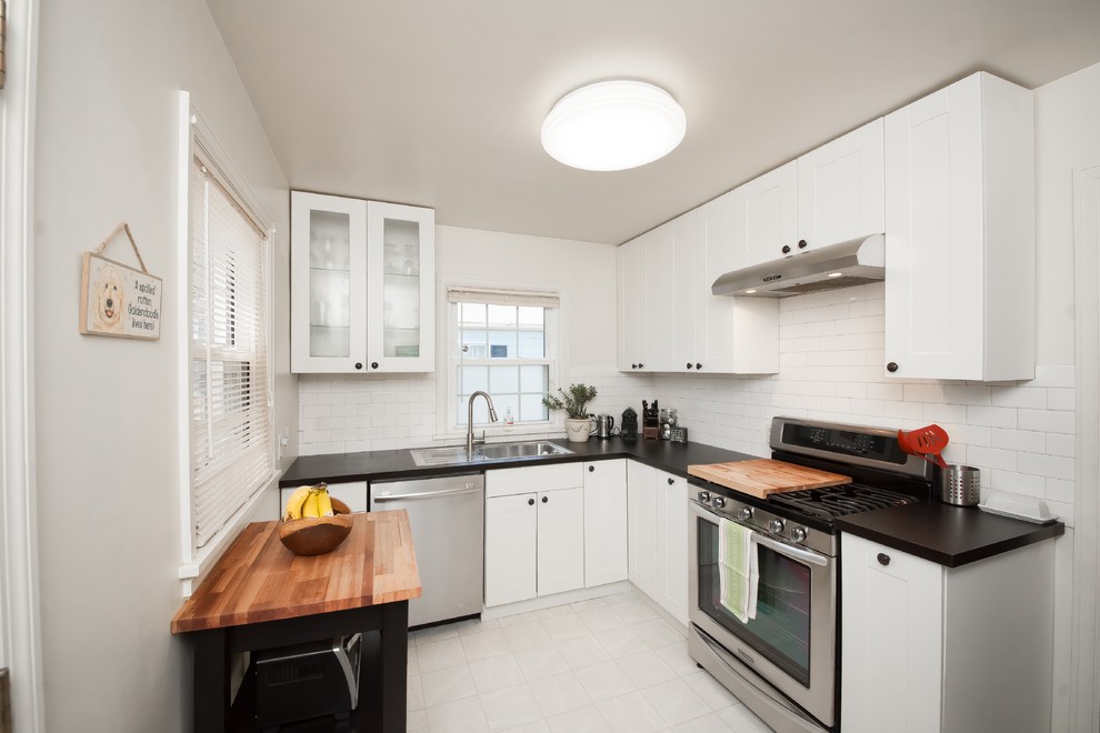 Kitchen - transitional kitchen idea