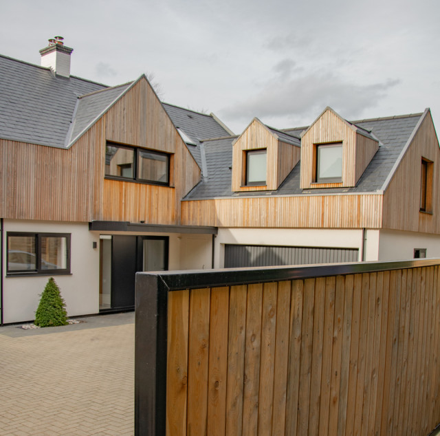 Cambridge Detached House trendy-hus-og-facade