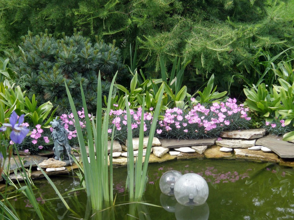 Вода в саду. Наши работы прошлых лет.