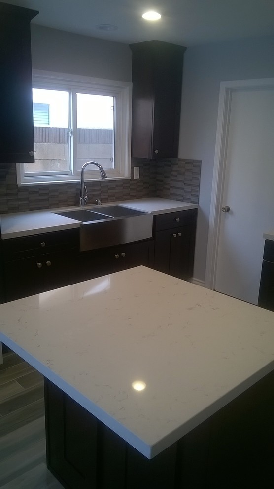 Transitional kitchen photo in Orange County
