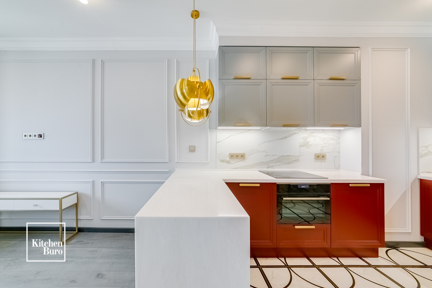 Красная кухня в ЖК Водный