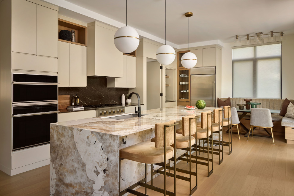 Kitchen - eclectic kitchen idea in Ottawa
