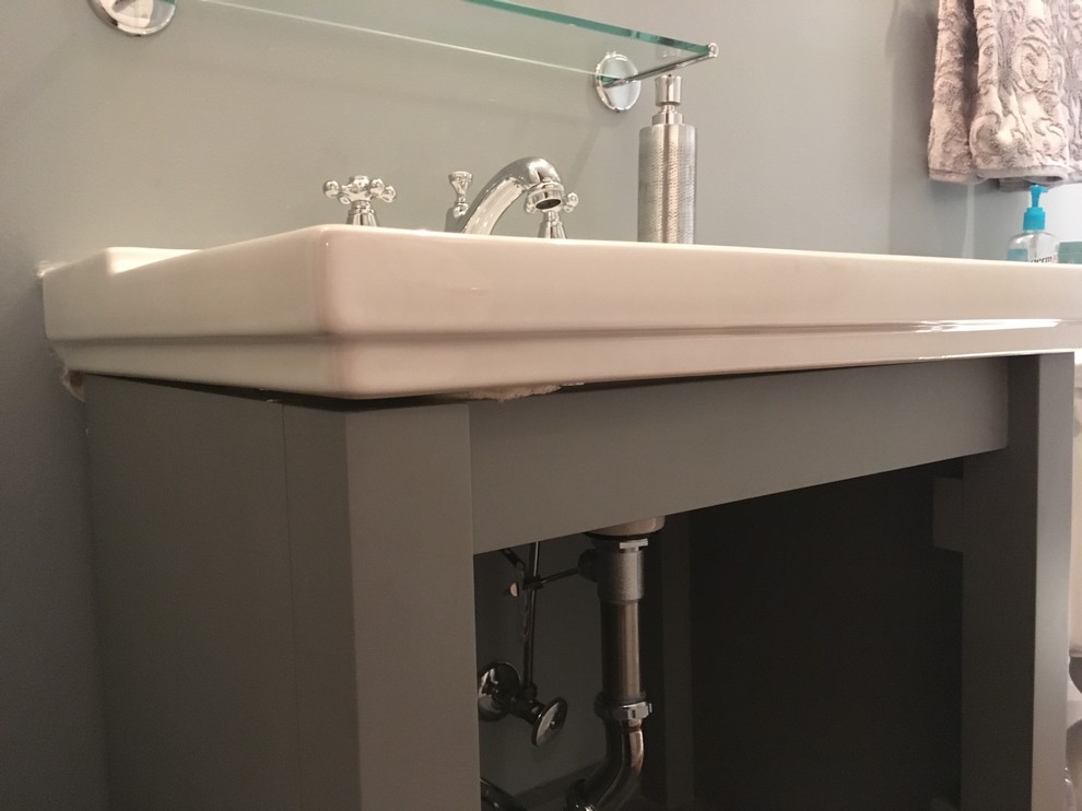 Gap between vanity top and base