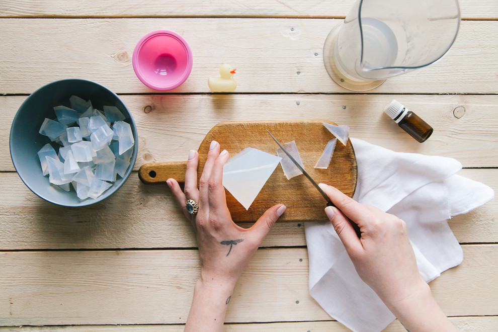 Мыло своими руками – 2 рецепта для начинающих с пошаговыми инструкциями | life-style | Дзен