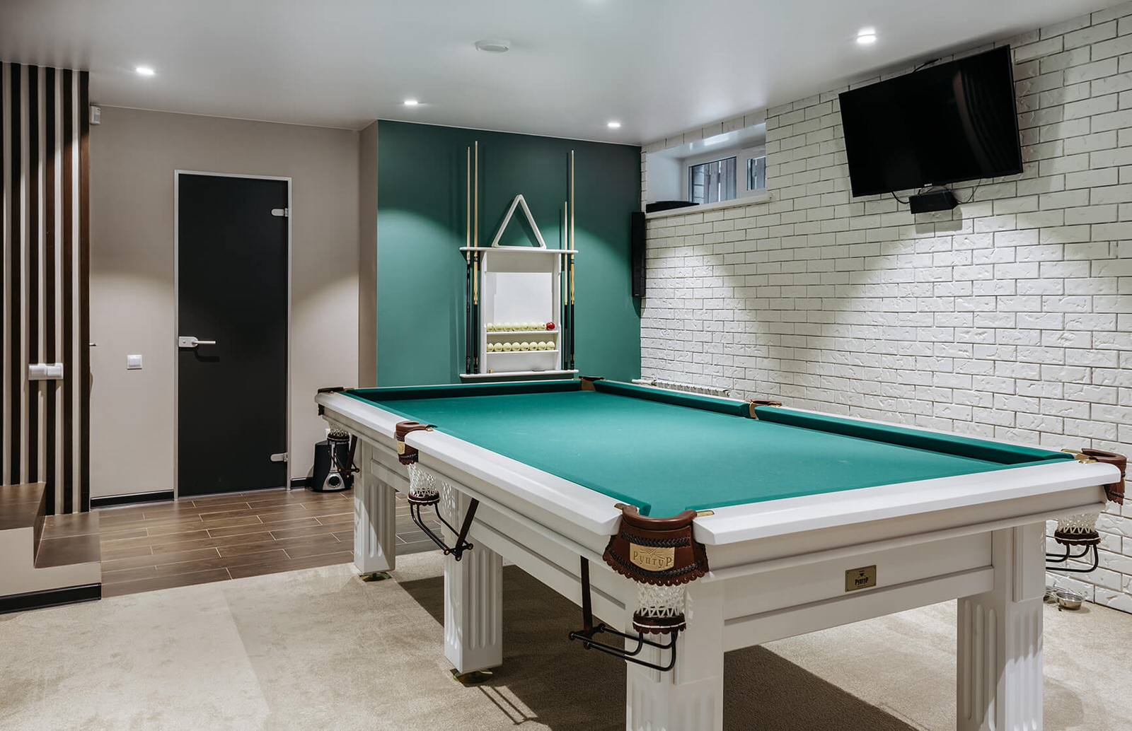 Танухаус в современном стиле