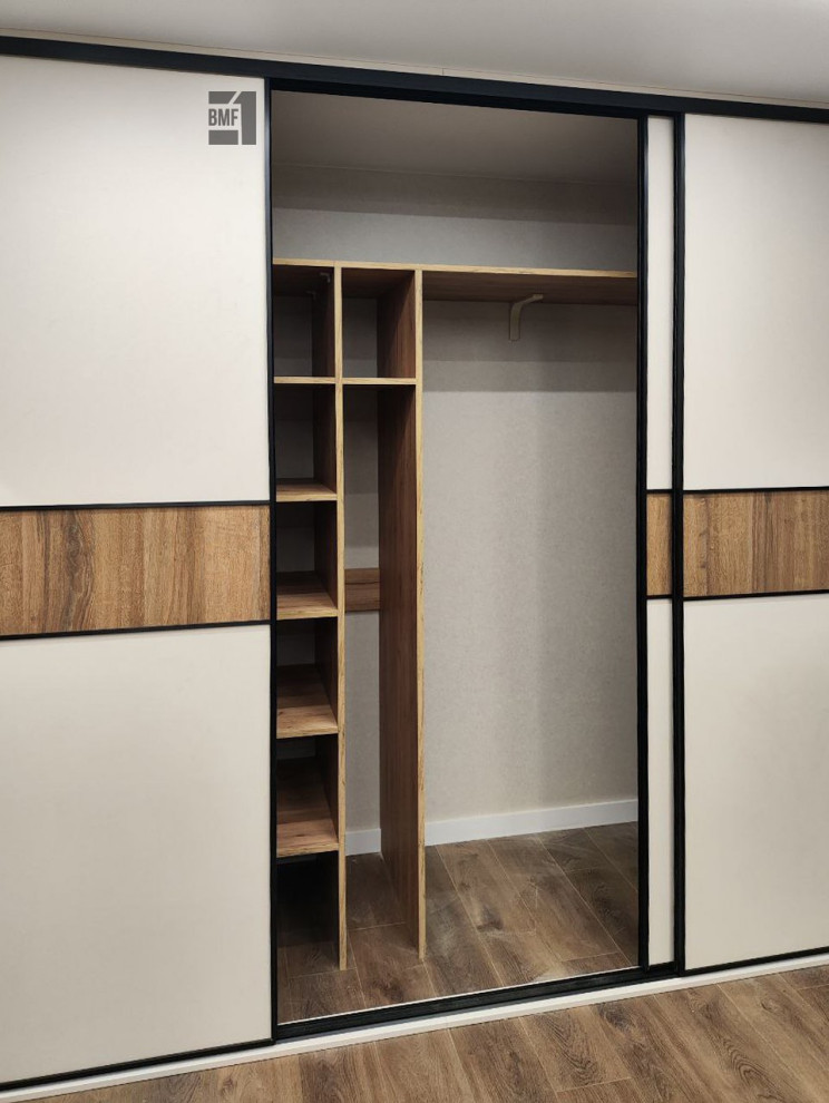 Шкаф-купе в современном стиле в спальню