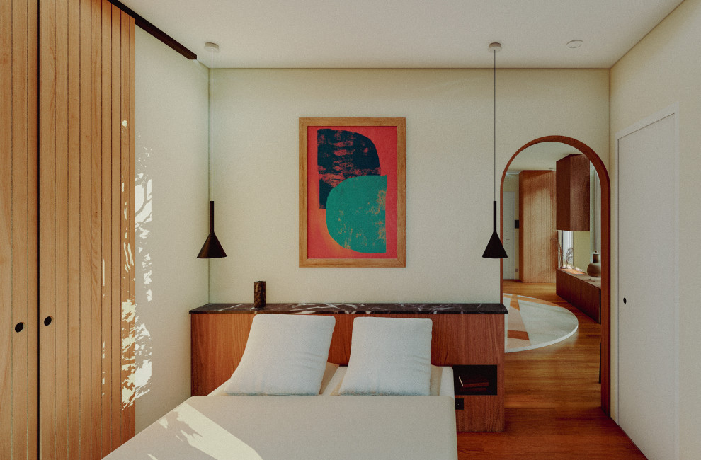 Immagine di una piccola camera matrimoniale design con pareti beige, parquet scuro e pavimento marrone