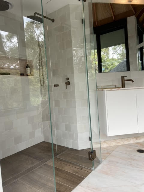 REBUILD OF A GRAND  BATHROOM