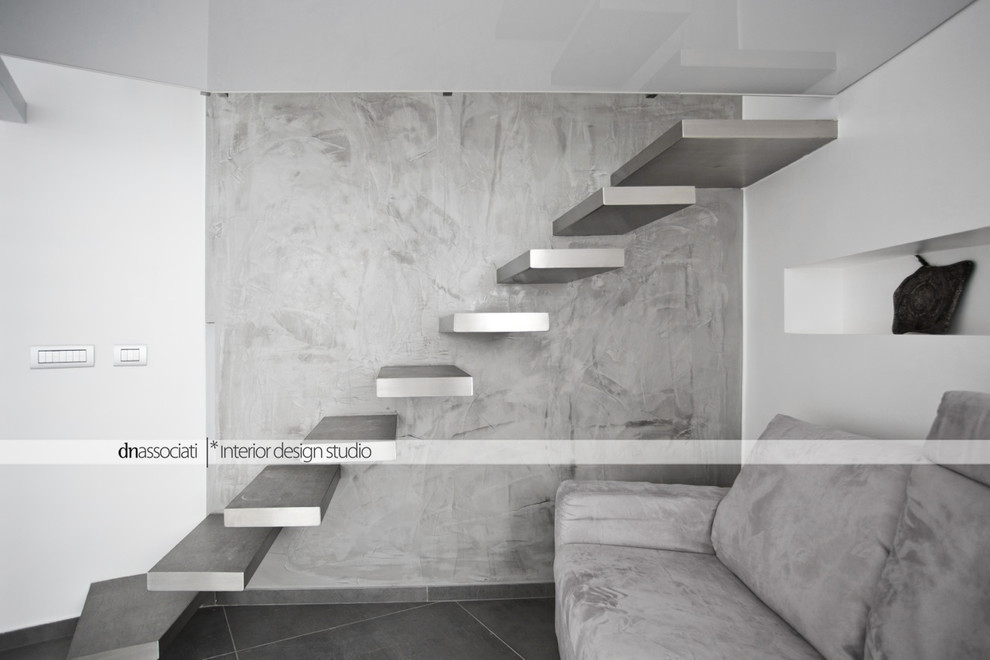 Photo of a contemporary staircase in Naples.