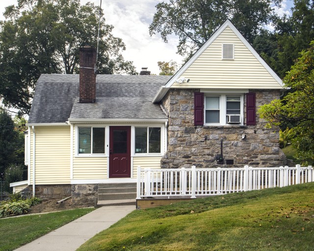 Mastic Mill Creek Clapboard Vinyl Siding Yonkers, NY Traditional Exterior New York by