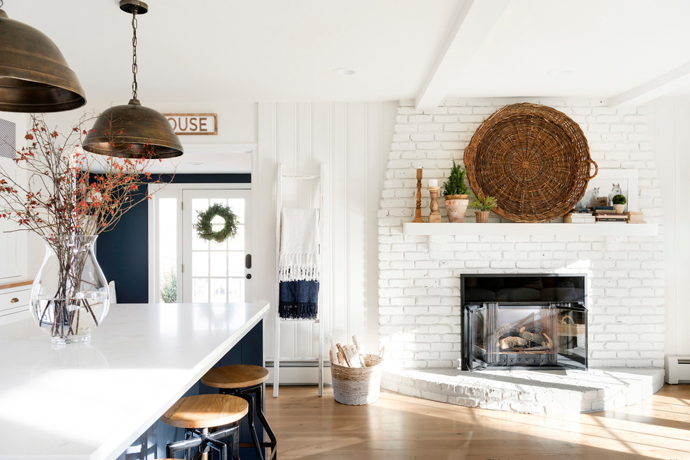 Home design - cottage home design idea in Minneapolis