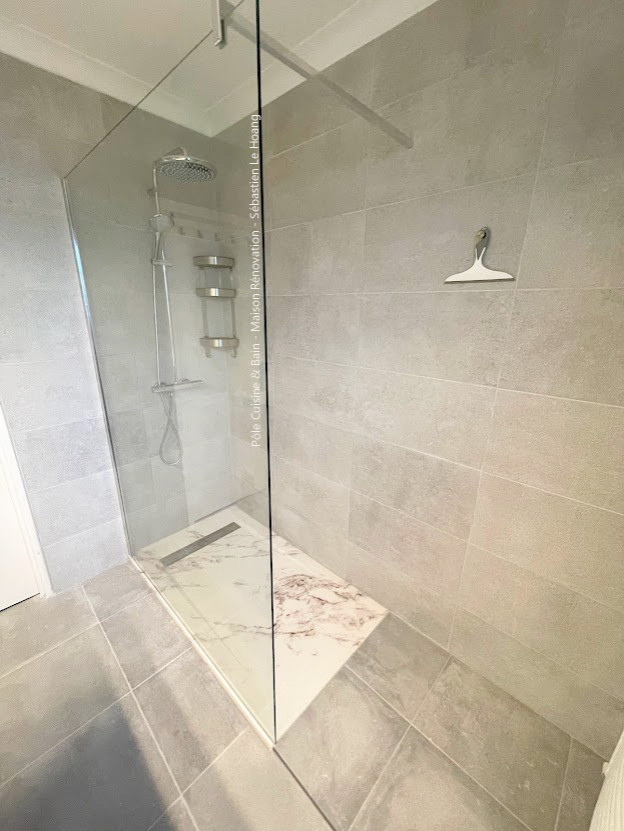 SALLE D'EAU: Remplacement d'une cabine par un receveur de douche extra-plat
