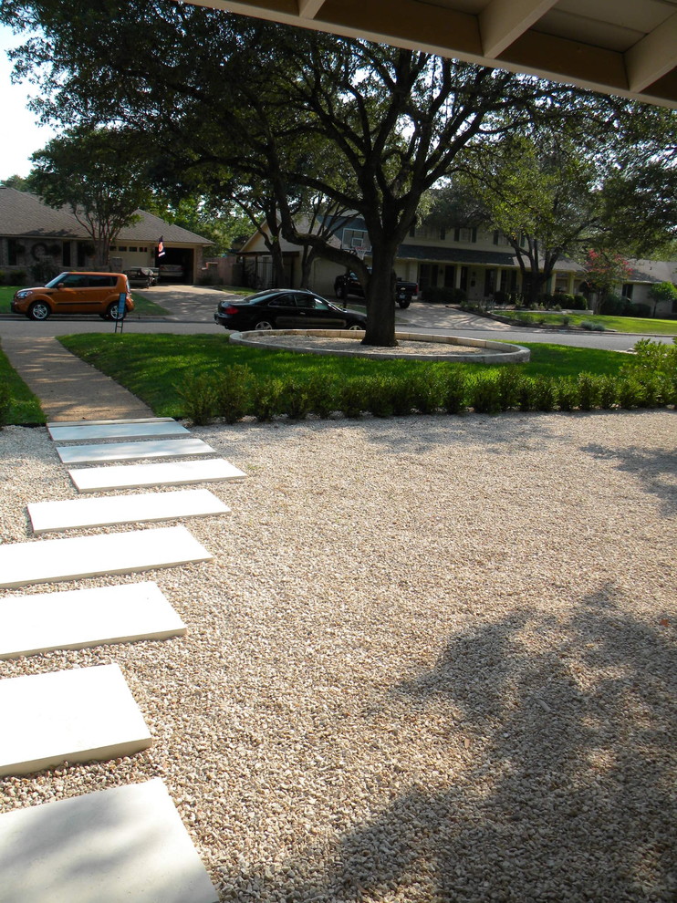 Simple front and side yards