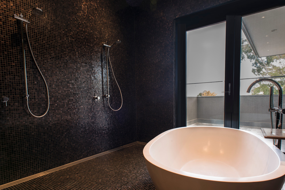 Modern bathroom in Melbourne.