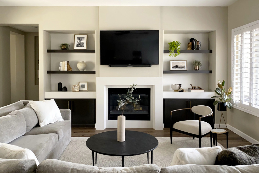 Example of a transitional home design design in Denver