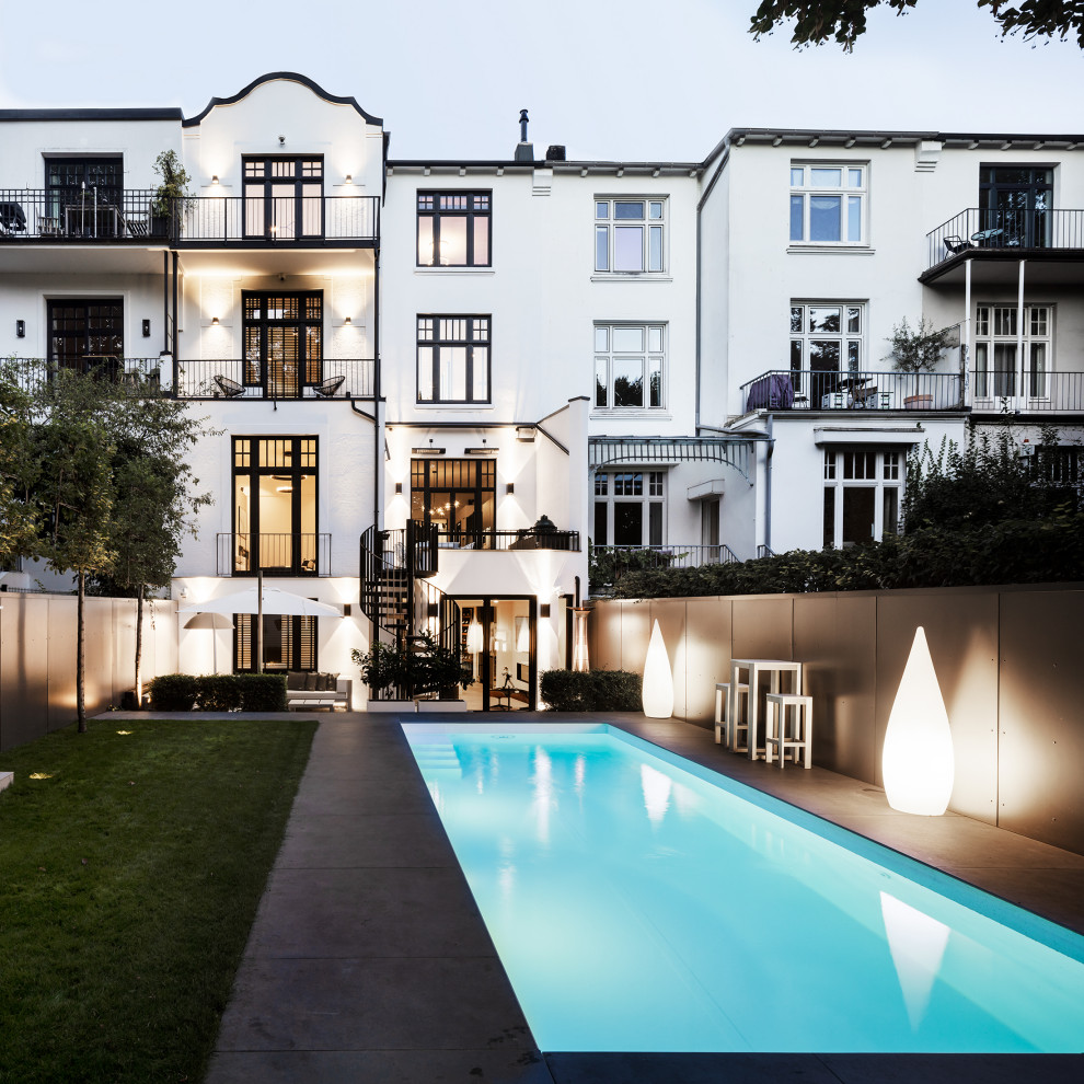 Moderner Pool in Hamburg