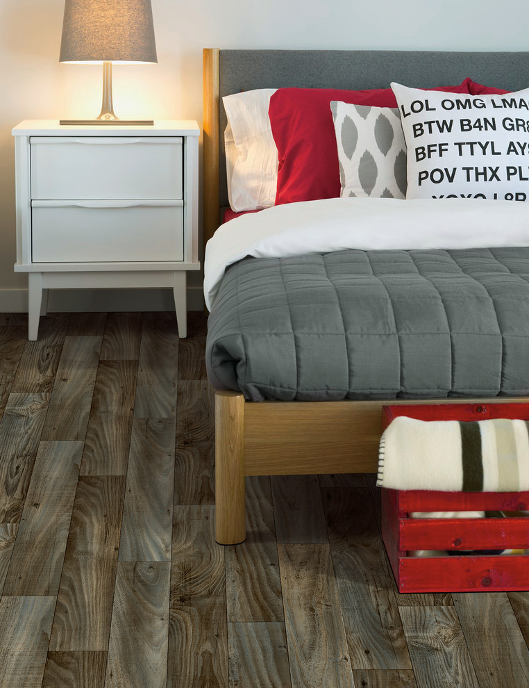 Inspiration for a mid-sized transitional guest dark wood floor and brown floor bedroom remodel with white walls